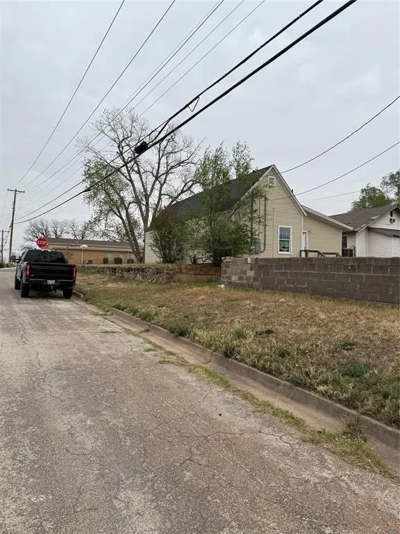 911 Elm Street, Sweetwater, TX 79556