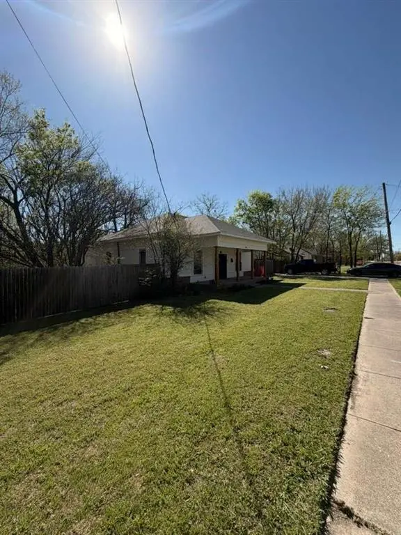 908 N Virginia Street, Terrell, TX 75160