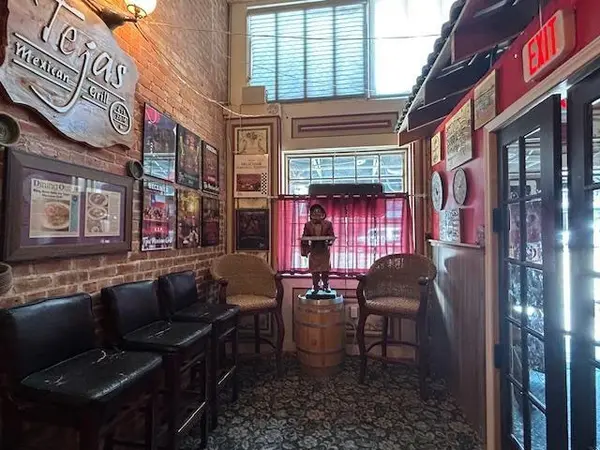 112 W Grand Street, Whitewright, TX 75491