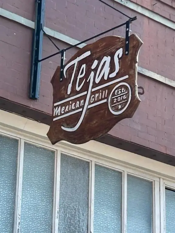 112 W Grand Street, Whitewright, TX 75491