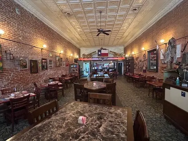 112 W Grand Street, Whitewright, TX 75491