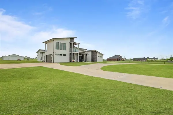 1595 Bledsoe Road, Gunter, TX 75058