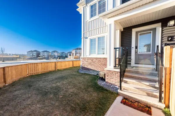 7 Cityline Heath NE, Calgary, AB T3N 2H6