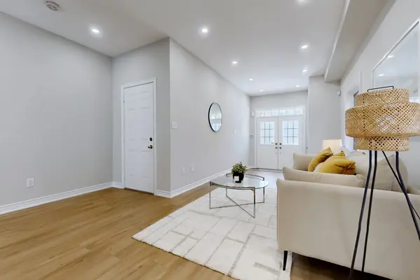 206 Wolf Creek CRES, Vaughan, ON L6A 4C4