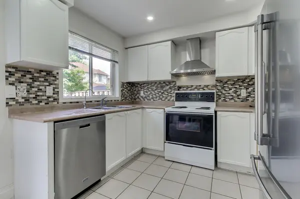 2310 Grand Oak TRL, Oakville, ON L6M 4X2