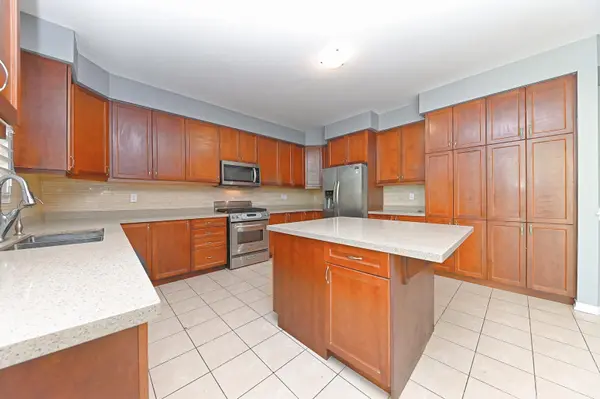 292 Falling Green CRES, Kitchener, ON N2R 0E9