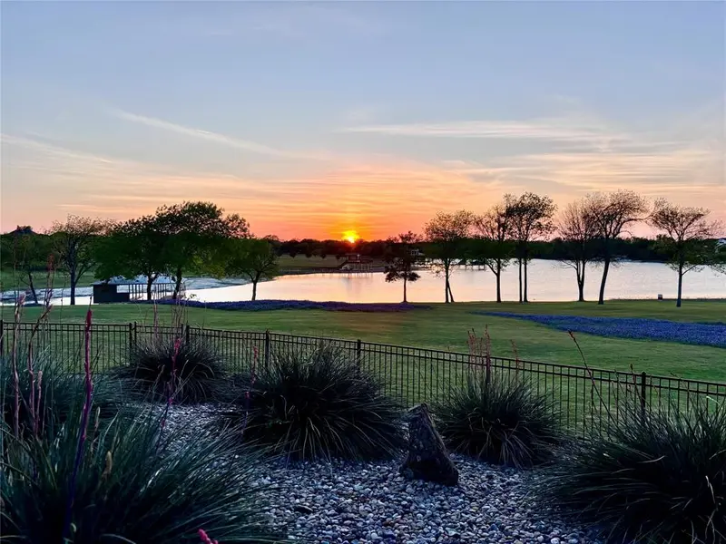 110 Eagle Point Drive, Waxahachie, TX 75165