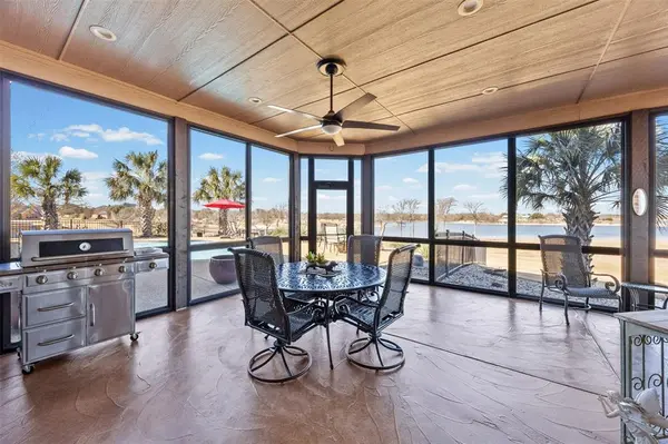 110 Eagle Point Drive, Waxahachie, TX 75165