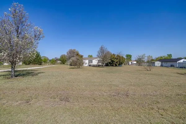 11009 Everest Drive, Venus, TX 76084