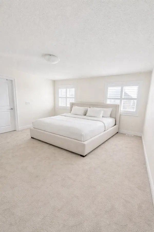 93 Wamsley CRES, Clarington, ON L1B 1G9