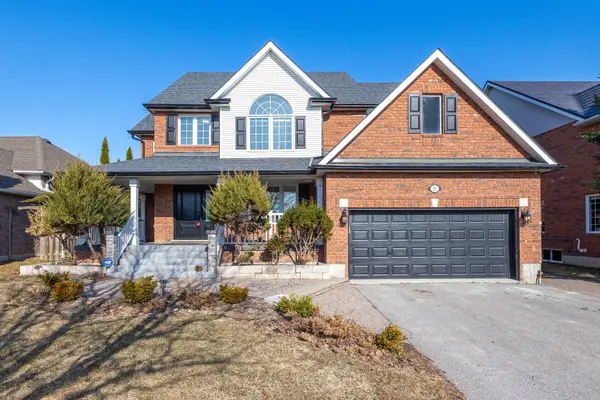 25 Highcastle AVE, Georgina, ON L4P 4B4