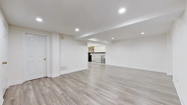 1 Ardmore CRES, Richmond Hill, ON L4B 2G7