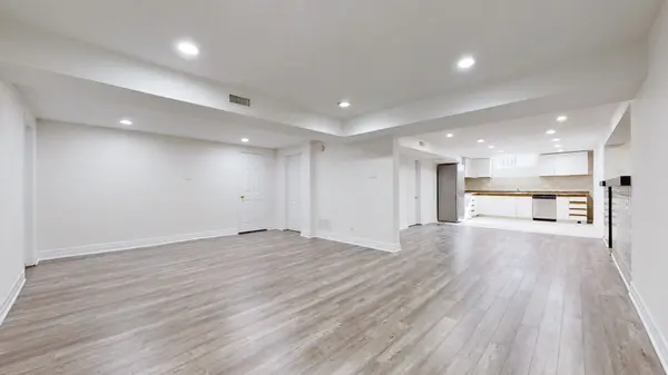 1 Ardmore CRES, Richmond Hill, ON L4B 2G7