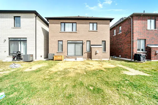 37 Corley ST, Kawartha Lakes, ON K9V 6C2