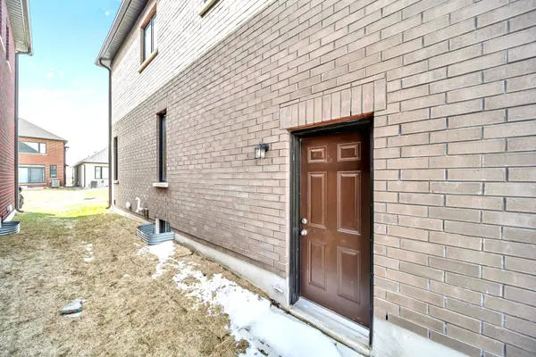 37 Corley ST, Kawartha Lakes, ON K9V 6C2