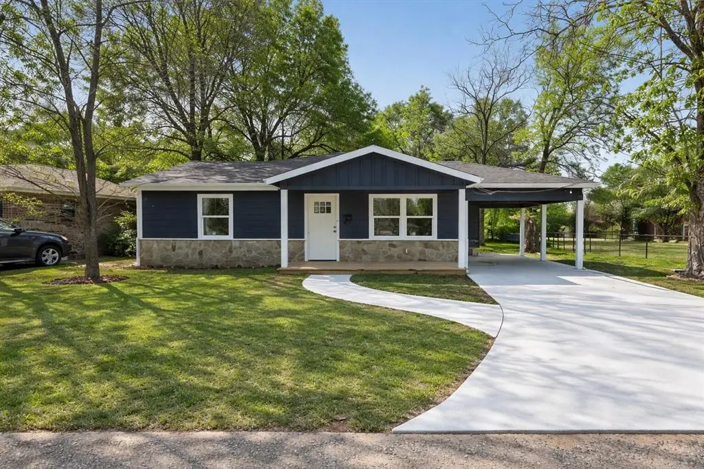 2009 W Sherman Street, Paris, TX 75460