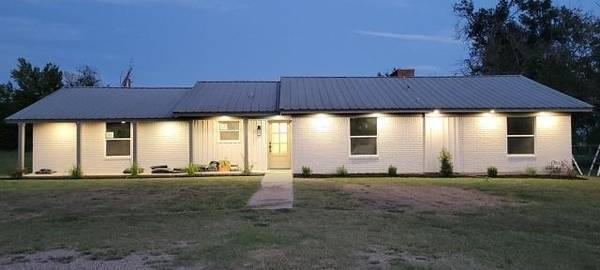 110 Twin Circle, Wortham, TX 76693