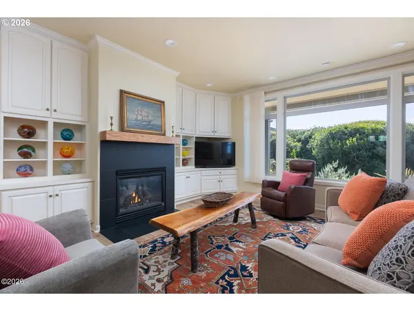 4271 NW HIDDEN LAKE LOOP, Waldport, OR 97394