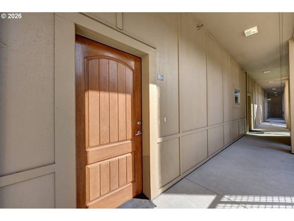 3930 ABBEY LN #304A, Astoria, OR 97103