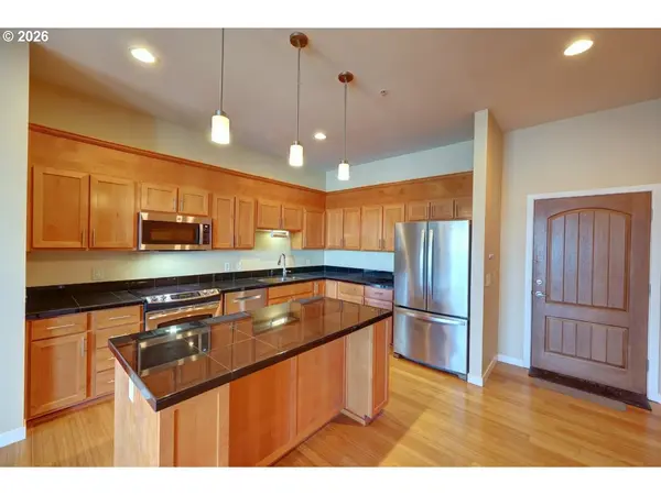 3930 ABBEY LN #304A, Astoria, OR 97103