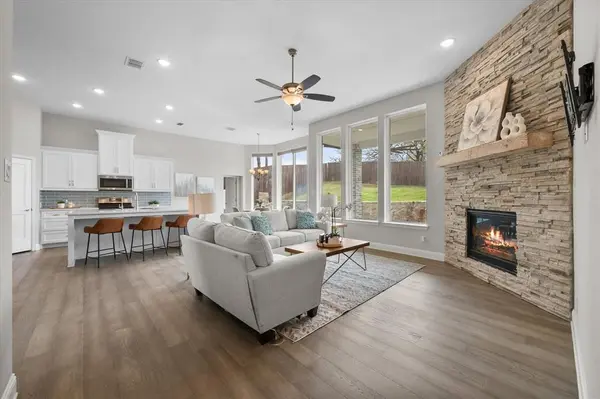 157 Fairweather Drive, Burleson, TX 76028