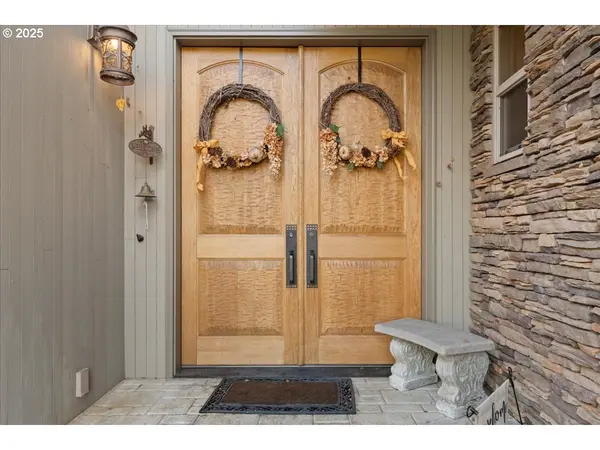 17616 ABIQUA RD NE, Silverton, OR 97381