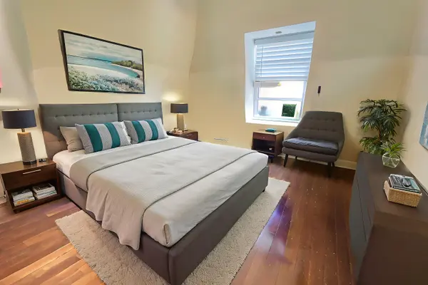 227 Beverley ST #3, Toronto C01, ON M5T 1Z4