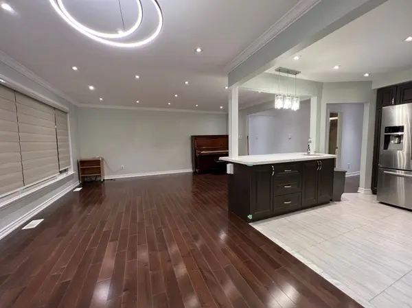 85 Sloane AVE #Upper, Toronto C13, ON M4A 2A9