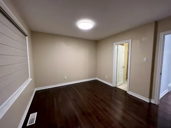 85 Sloane AVE #Upper, Toronto C13, ON M4A 2A9