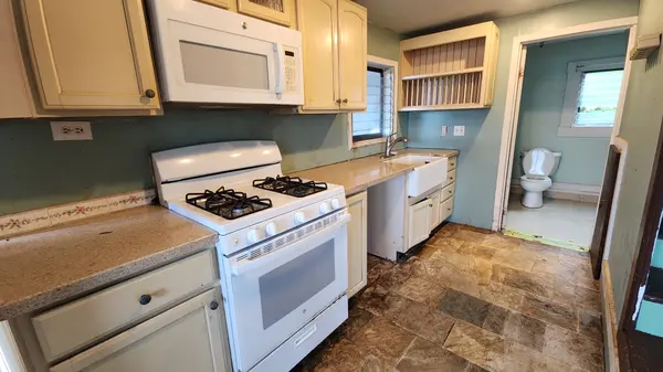 2131 KAUMANA DR, Hilo, HI 96720