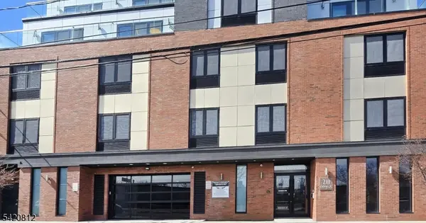 211 Baldwin Ave #403, Jersey City, NJ 07306