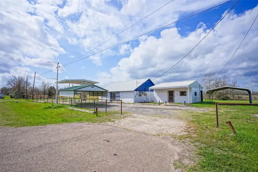11833 Highway 90 N, Bedias, TX 77831