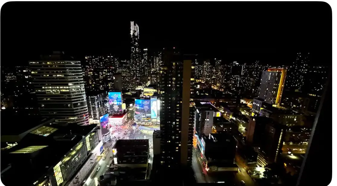 210 Victoria ST #4012, Toronto C08, ON M5B 2R3