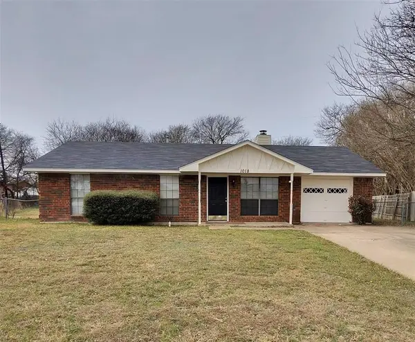 1018 Alexis Court, Glenn Heights, TX 75154