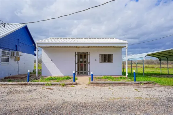 11833 Highway 90 N, Bedias, TX 77831