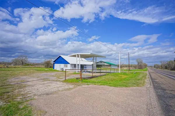 11833 Highway 90 N, Bedias, TX 77831