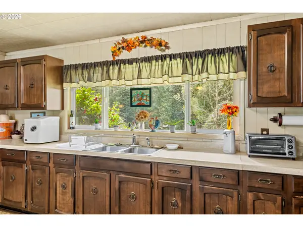 50156 Myrtle Creek RD, Myrtle Point, OR 97458