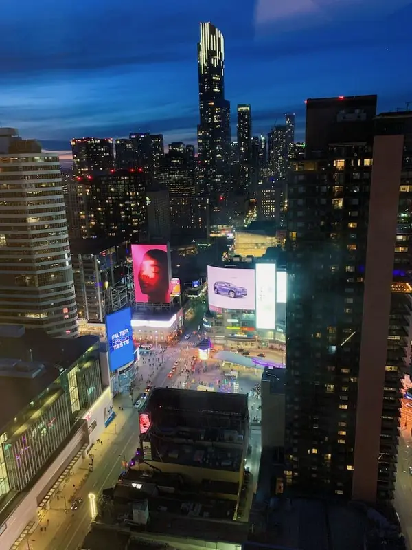 210 Victoria ST #4012, Toronto C08, ON M5B 2R3