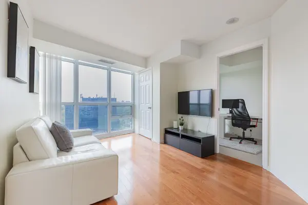 30 Harrison Garden BLVD #1106, Toronto C14, ON M2N 7A9