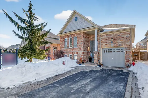 75 Fencerow DR, Whitby, ON L1R 3N2