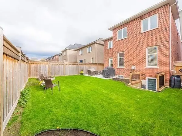 10 Harvest Hills BLVD, East Gwillimbury, ON L9N 0A5