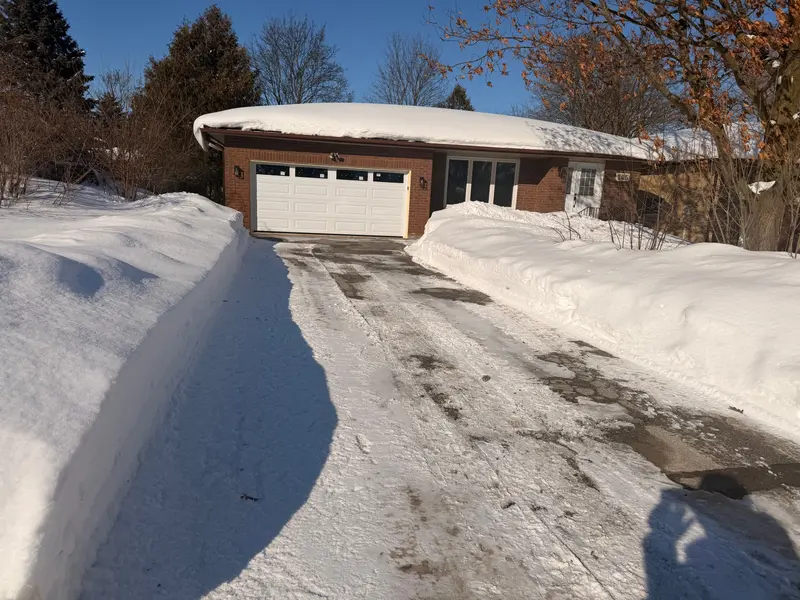 206 Little AVE, Barrie, ON L4N 6L1