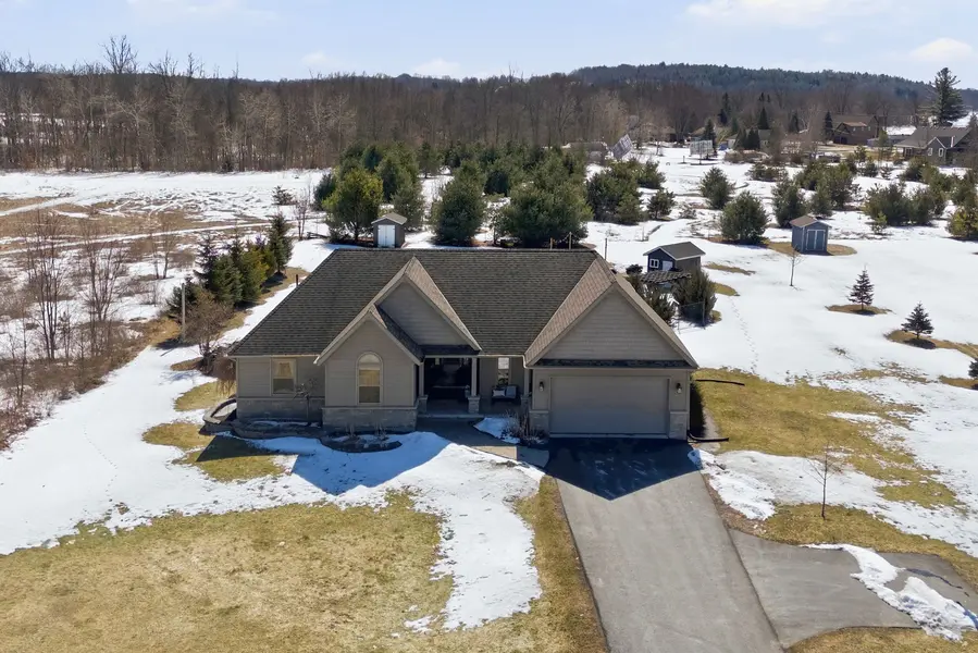 27 Charles RD, Tweed, ON K0K 3J0