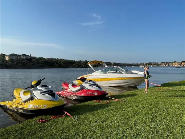 7033 W Hells Gate Drive, Strawn, TX 76475