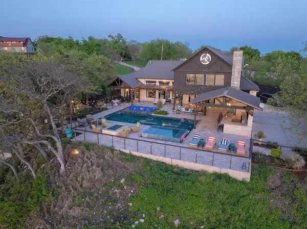 145 Lakeside Lane, Gainesville, TX 76240