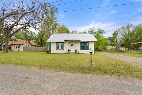 407 W Carnegie Street, Winnsboro, TX 75494