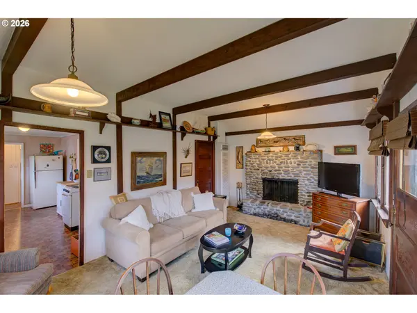 148 W JACKSON ST, Cannon Beach, OR 97110