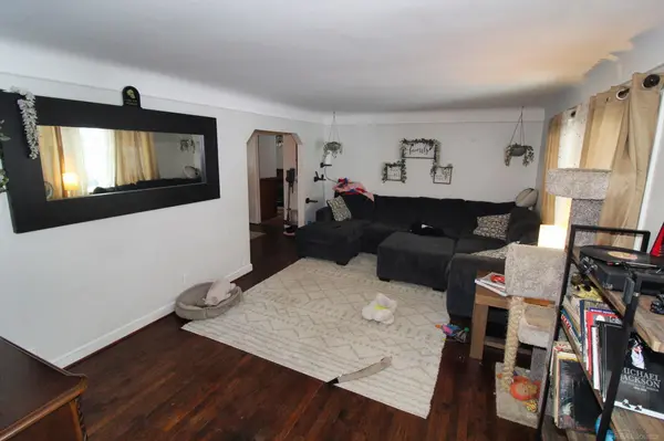 7821 Powers CT, Shelby Twp, MI 48317