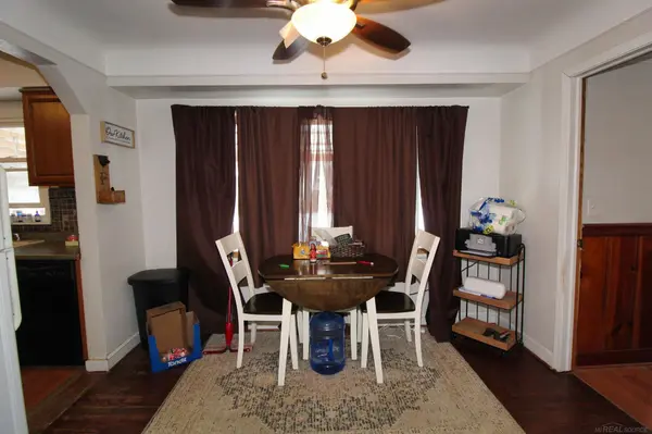 7821 Powers CT, Shelby Twp, MI 48317