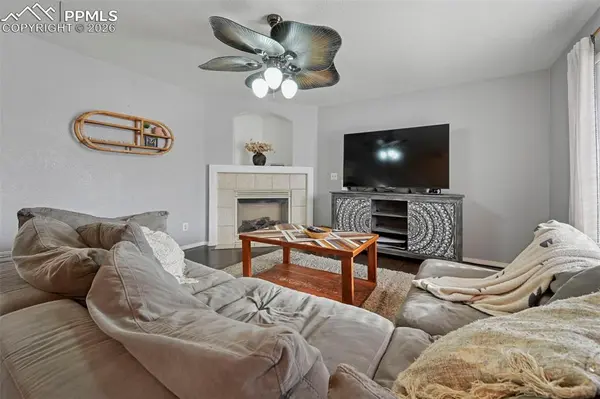 1130 Legend Oak DR, Fountain, CO 80817